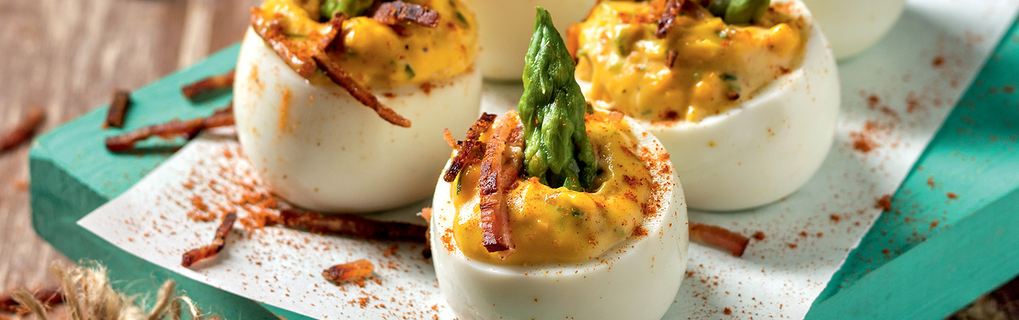 Imagem OVOS RECHEADOS COM ESPARGOS E BACON
