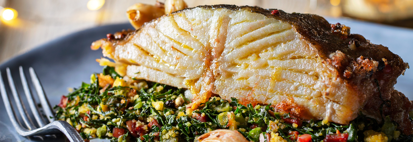 Lombos De Bacalhau Com Caldo Verde Chouriço E Broa