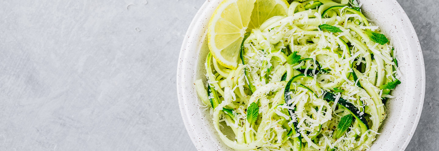 Imagem Zoodles de curgete com frango e cogumelos