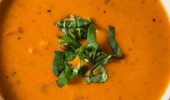 Imagem Sopa de tomate cherry e pimentos tricolor