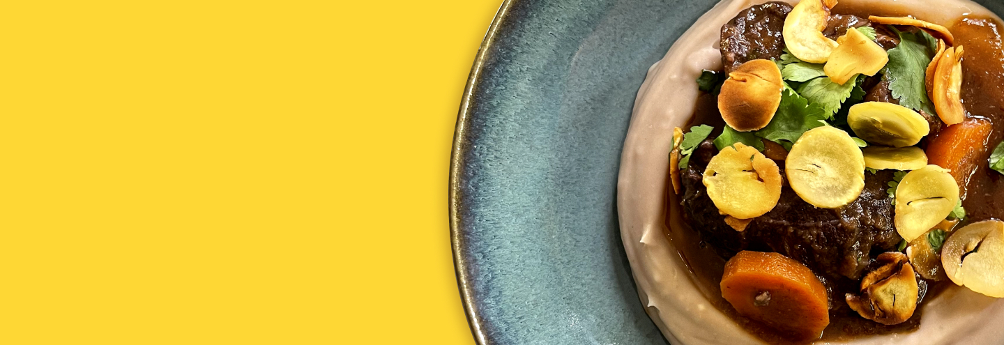 Imagem Bochechas de porco com texturas de castanhas