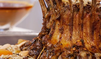 Imagem COROA DE BORREGO, ARROZ SELVAGEM E MOLHO DE FRUTOS VERMELHOS