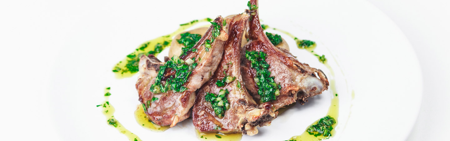 Imagem COSTELETAS DE BORREGO EM MOLHO DE MANJERICAO