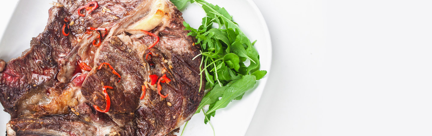 Imagem COSTELETAS DE NOVILHO GRELHADAS COM MALAGUETA FRESCA