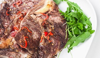 Imagem COSTELETAS DE NOVILHO GRELHADAS COM MALAGUETA FRESCA