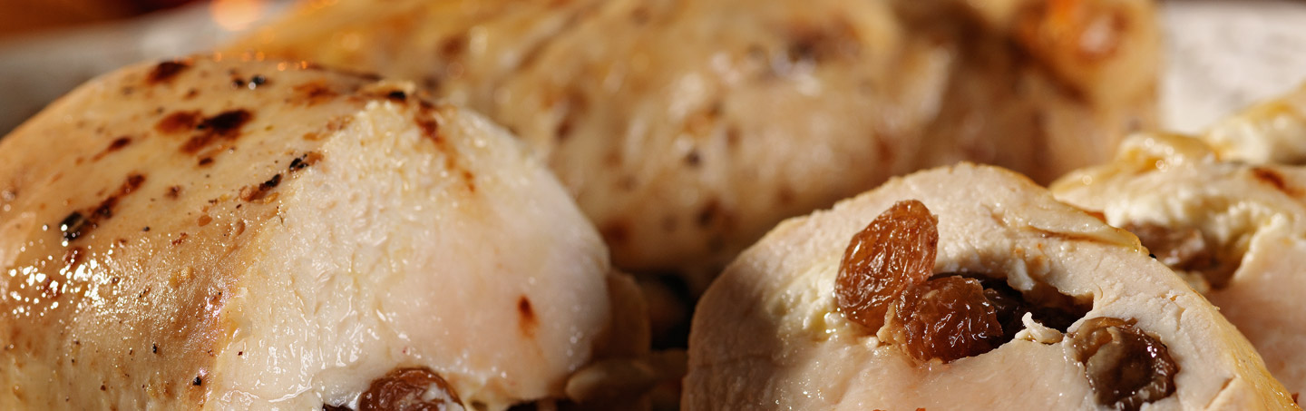 Imagem FRANGO RECHEADO E SALADA DE ESPINAFRES E CENOURA