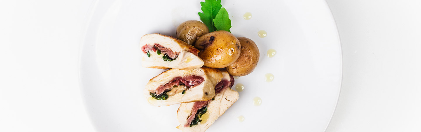 Imagem PEITO DE FRANGO COM QUEIJO, PRESUNTO E ERVAS