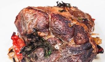 Imagem PERNA DE BORREGO COM SALSA E AGUARDENTE