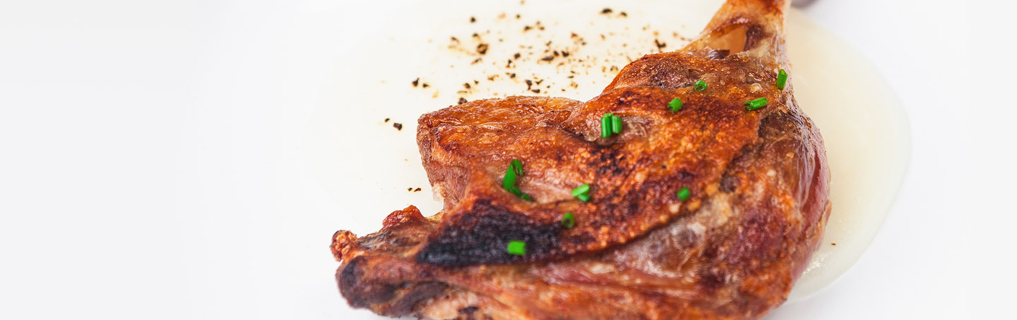 Imagem PERNA DE PATO ASSADA COM PURE DE COUVE FLOR