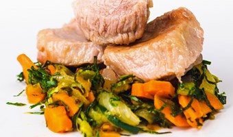 Imagem PORCO ESTUFADO EM CALDO DE VINHO BRANCO