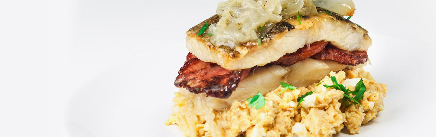 Imagem BACALHAU RECHEADO COM SALPICAO E PURE DE GRAO COM OVO