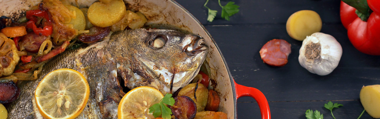 Imagem PARGO ASSADO NO FORNO COM LEGUMES E CARIL