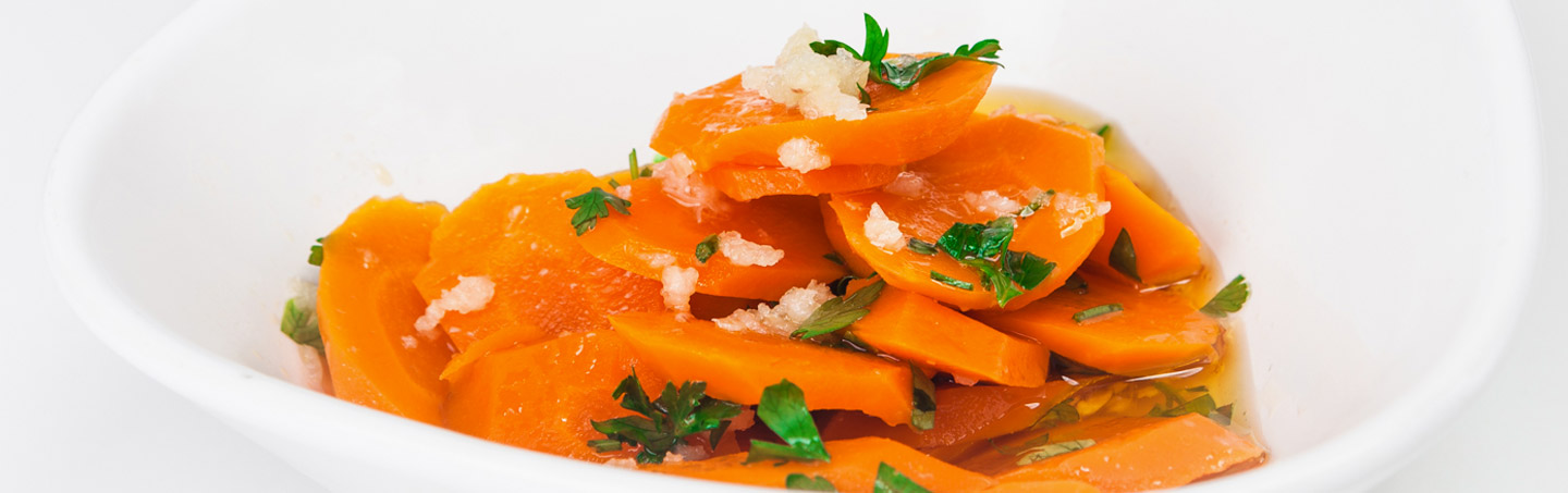 Imagem SALADA DE CENOURA A VAPOR E VINAGRETE DE ALHO