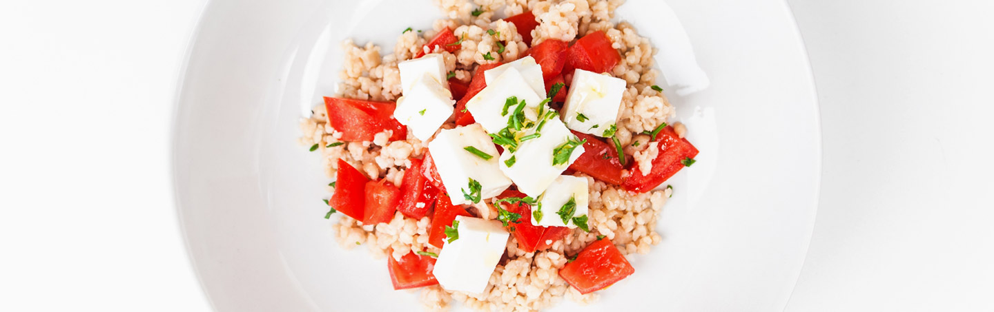 Imagem SALADA DE COUSCOUS COM TOMATE E QUEIJO FETA